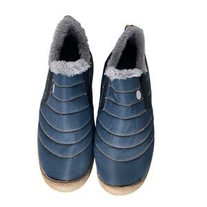 NWOT Men’s Quilted Waterproof Slip Resistant Shoes, Sz 12 Blue